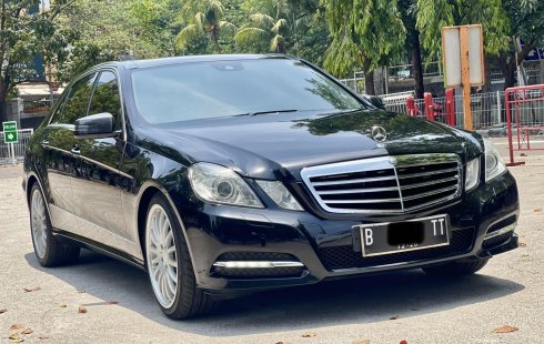 PROMO MOBIL SIAP PAKAI MERCEDES BENZ E300 AVG AT HITAM 2011