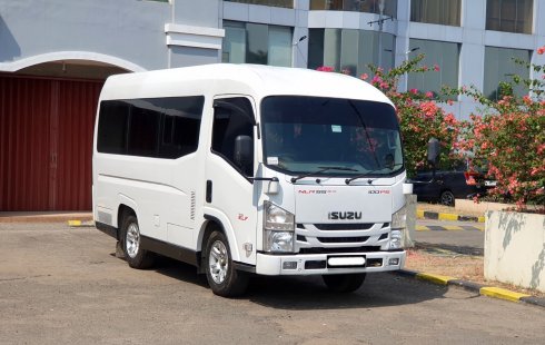 Isuzu Elf NLR 2021 diesel putih kapasitas 14 seat manual