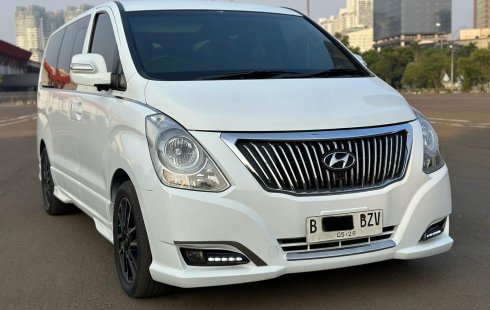 HYUNDAI H1 ROYALE BENSIN AT PUTIH 2018 TERMURAH UNIT SIAP PAKAI