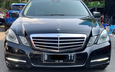 Mercedes-Benz E-Class E 300 2011 Hitam