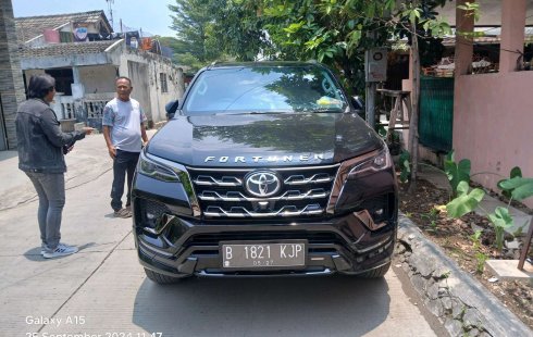 Promo Fortuner 4x2 2.8 GR Sport AT 2023 Hitam *21KJP