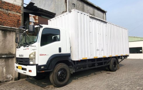 MURAH+banBARU Isuzu giga engkel 4x2 FVR 34 P box besi 2016 bok