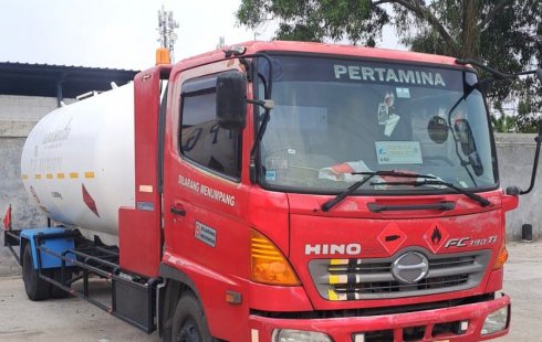 Tangki JEPANG +banBARU MURAH Hino engkel FC 190 gas LPG 2014