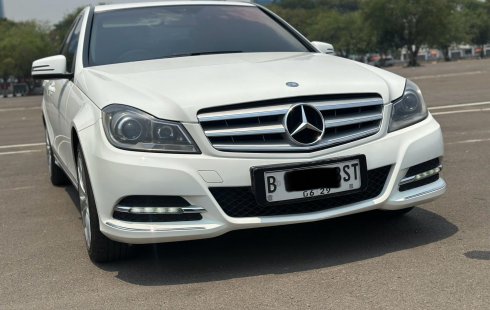 PROMO!! MERCEDES BENZ C200 CGI AT PUTIH 2014