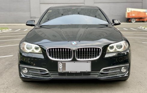 BMW 5 Series 520i 2016 Hitam