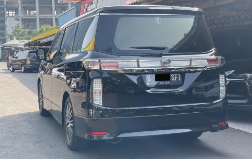 Jual mobil Nissan Elgrand 2014