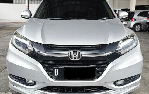 Honda HRV Prestige A/T ( Matic Sunroof ) 2015 Silver Km 99rban Siap Pakai Good Condition