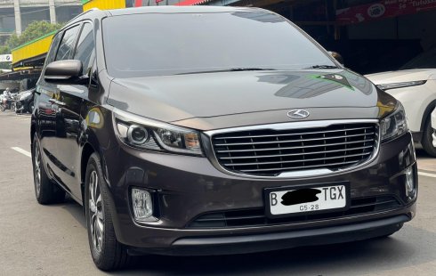 PROMO KIA SEDONA ULTIMATE 2017 AT COKLAT UNIT SIAP PAKAI