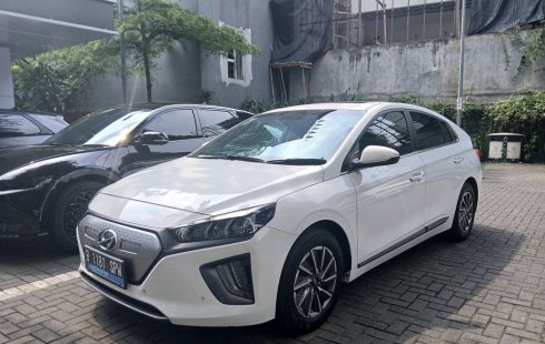 Jual cepat Hyundai Ioniq Signature 2021 Putih