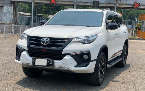 Toyota Fortuner 2.4 TRD AT 2019