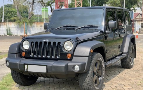 Jeep Wrangler Sport Unlimited 2011