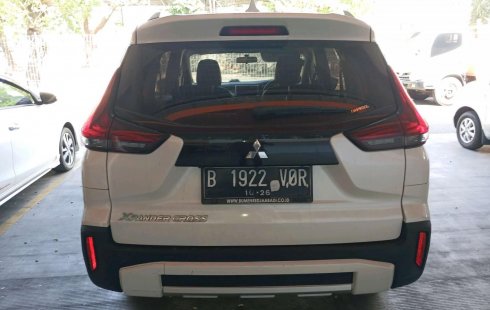 Mitsubishi Xpander Cross Premium 1.5 AT 2021 PUTIH