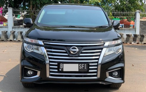 Nissan Elgrand Highway Star 2014