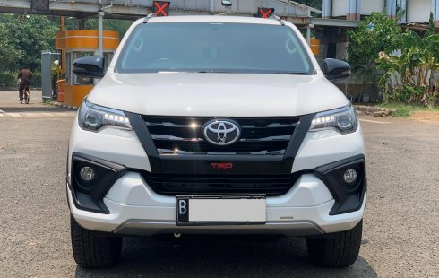 Toyota Fortuner 2.4 TRD AT 2019