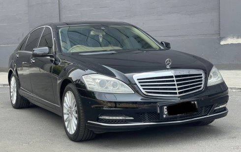 2011 MERCEDES BENZ S300 AT HITAM UNIT BERGARANSI