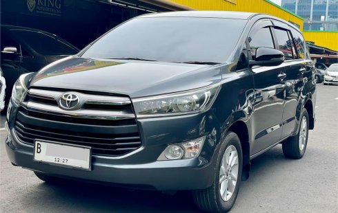 Toyota Kijang Innova G Abu-abu