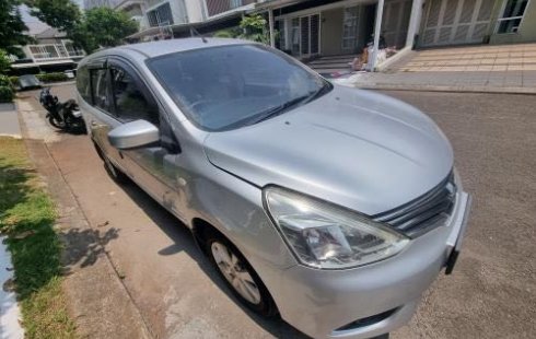 Nissan Grand Livina XV 2014 Silver