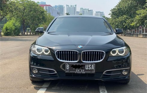 BMW 5 Series 520i 2016 Hitam