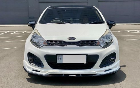 Kia Rio 1.4 Automatic 2014 Putih