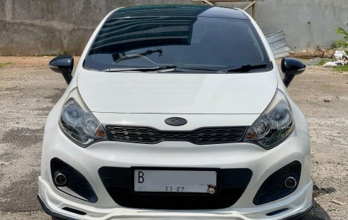 Kia Rio 1.4 Automatic 2014 Hatchback