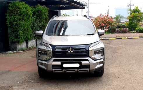 Mitsubishi Xpander Cross AT 2022 silver km 37 ribuan cash kredit bisa dibantu