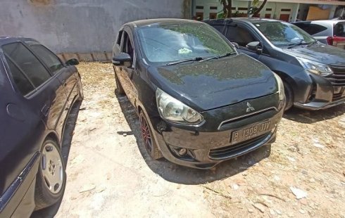 Mitsubishi Mirage EXCEED 2015 Hitam