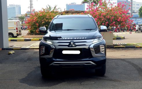 Mitsubishi Pajero Sport Dakar 4x2 Ultimate 2022 hitam km 15 ribuan cash kredit proses bisa dibantu