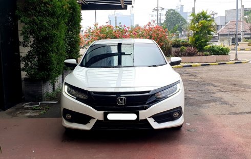 Honda Civic 1.5L Turbo 2018 es sedan putih cash kredit proses bisa dibantu