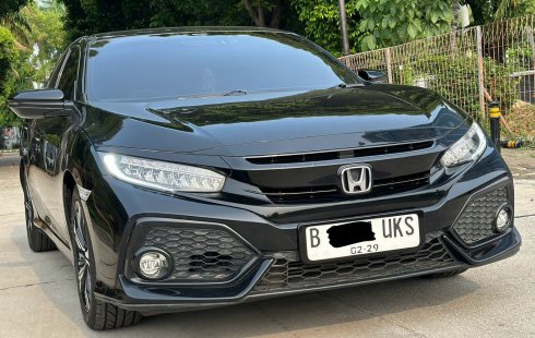 2018 CIVIC HATCHBACK AT HITAM DIJUAL CEPAT TERMURAH