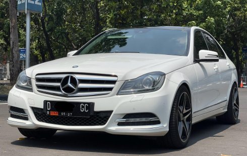 MERCEDES BENZ C300 AVANTGARD 2013 AT PUTIH LOW KM DIJUAL CEPAT