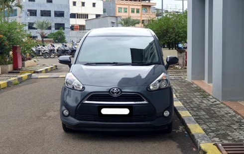 Toyota Sienta G CVT 2017 hitam km 9 ribuan dp 28 jt