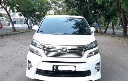 VELLFIRE Z GOLDEN EYE AT 2015