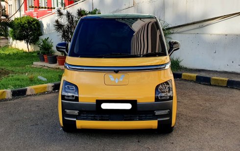 Wuling Air EV 2022 long range kuning km 14 rban