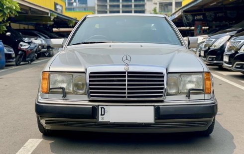 Mercedes-Benz 300CE C124 3.0 Automatic 1989 Silver