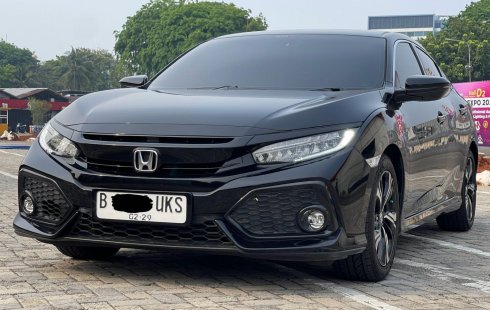 CIVIC HATCHBACK AT HITAM 2018 DIJUAL CEPAT TERMURAH DAN TERAWAT