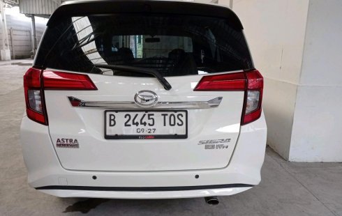 DAIHATSU sigra R DELUXE 1.2 AT 2017 PUTIH