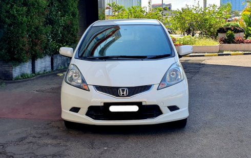 Honda Jazz RS 2011 putih matic