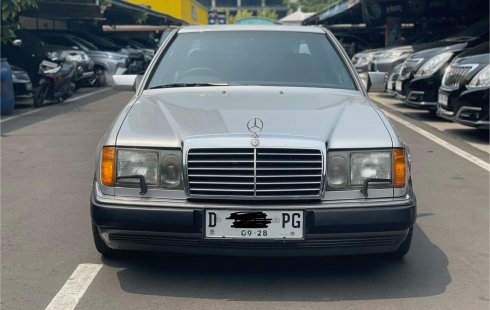 Mercedes-Benz 300CE C124 3.0 Automatic 1990 Silver