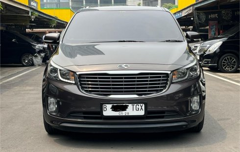 Kia Grand Sedona Ultimate 2017 Coklat