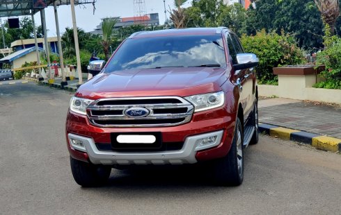 Ford Everest Titanium Plus 2015 matic diesel merah