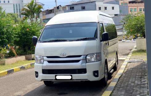 Toyota Hiace Commuter Manual 2024 putih km 1 ribuan