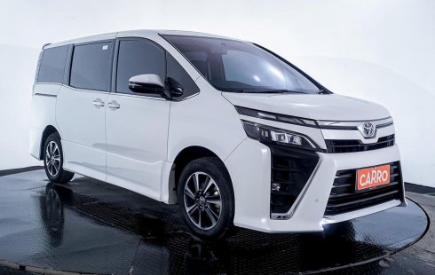 JUAL Toyota Voxy 2.0 AT 2019 Putih