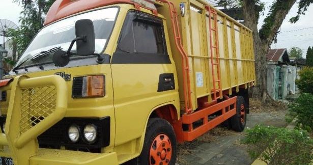 Truk Colt Diesel Full Variasi Pecinta Dunia Otomotif