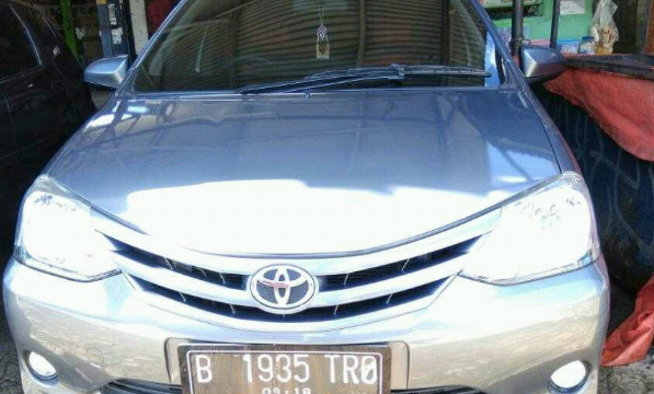 Situs Jual  Beli  Mobil  Toyota  Etios  Valco TOM S Edition 