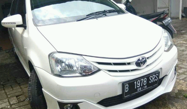 Situs Jual  Beli  Mobil  Toyota  Etios  Valco TOM S Edition 