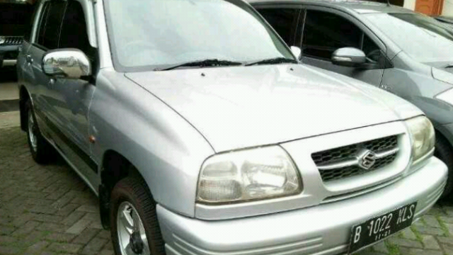 Beli mobil  Suzuki  Escudo  2005  bekas harga  murah kualitas 