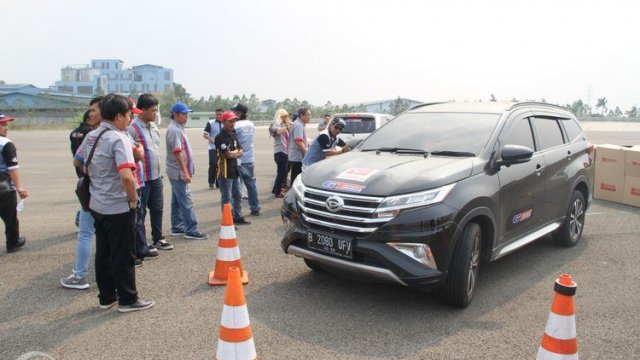 Bersama Komunitas Mobil, Daihatsu Jelaskan Tiga Teknik Pengereman Mobil