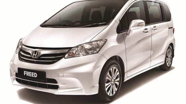 Alternatif Mobil Bekas MPV, Pilih Nissan Grand Livina Atau Honda Freed?