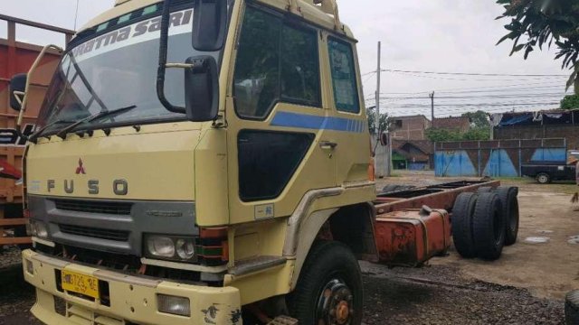 Promo akhir tahun Mitsubishi Fuso  1998 bekas  baru dengan 