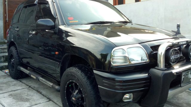 Beli mobil  Suzuki  Escudo  JLX 2005  bekas harga  murah 